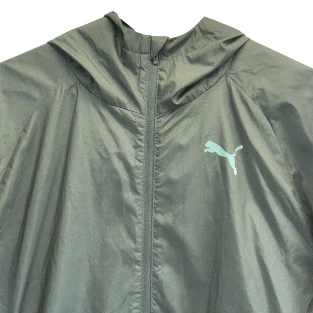 Puma War 1 Green Windbreaker Jacket with Hood and Elastic Cuffs. Size S